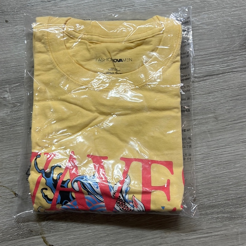 Men’s XL fashion nova t-shirt